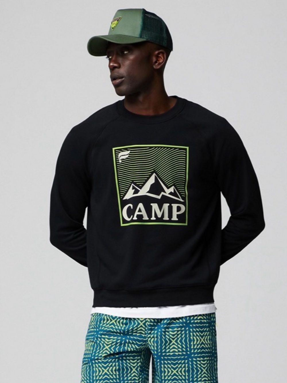 Fabletics CAMP Mountain Graphic Crewneck Sweatshirt Black Neon Yellow M Men’s
